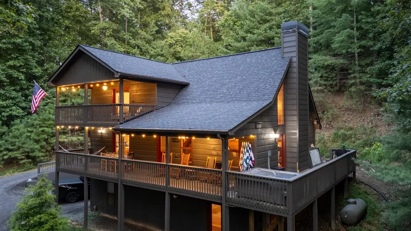 Five Star+River Tubing+Hot Tub+Game Room+Fire Pit - Image 1