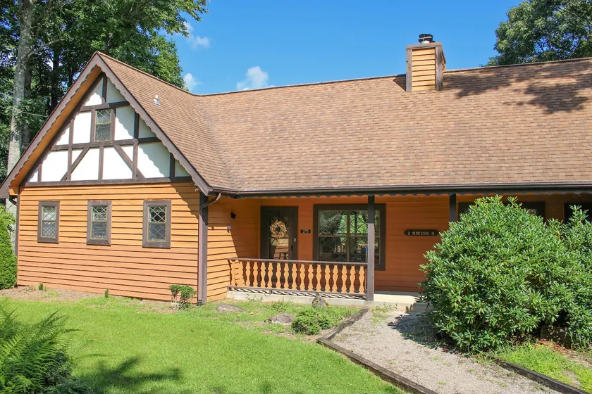 Warm and Welcoming Home in Burnsville - Image 1
