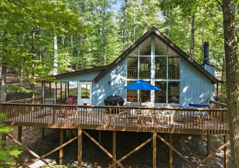 Starry Night Cabin in The Woods Resort - Image 1