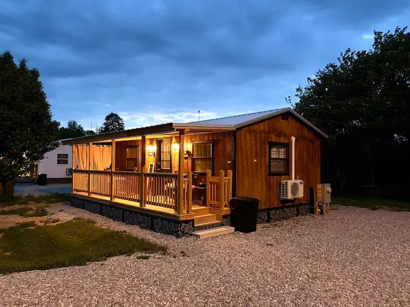 Cozy Cabin/5 Min to I-75/Trailer Parking/Sleeps 4 - Image 1