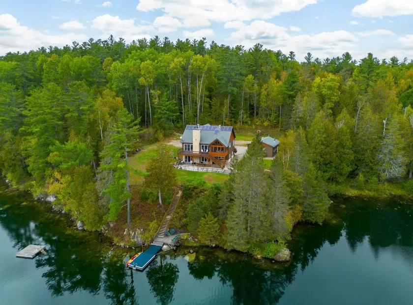 Luxury Off-Grid Waterfront Cottage on Lac Michel - Image 1