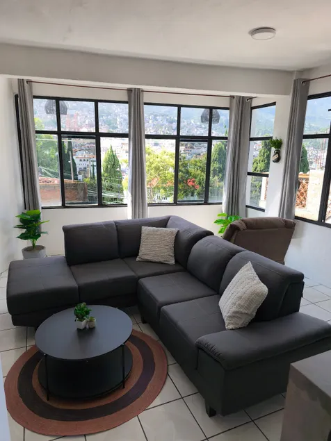 Entire apartment | 3 bedrooms | 2 minutes from the bus station - Image 1