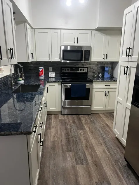 Long Stays| Monthly Discount| Modern 2BR - Image 1