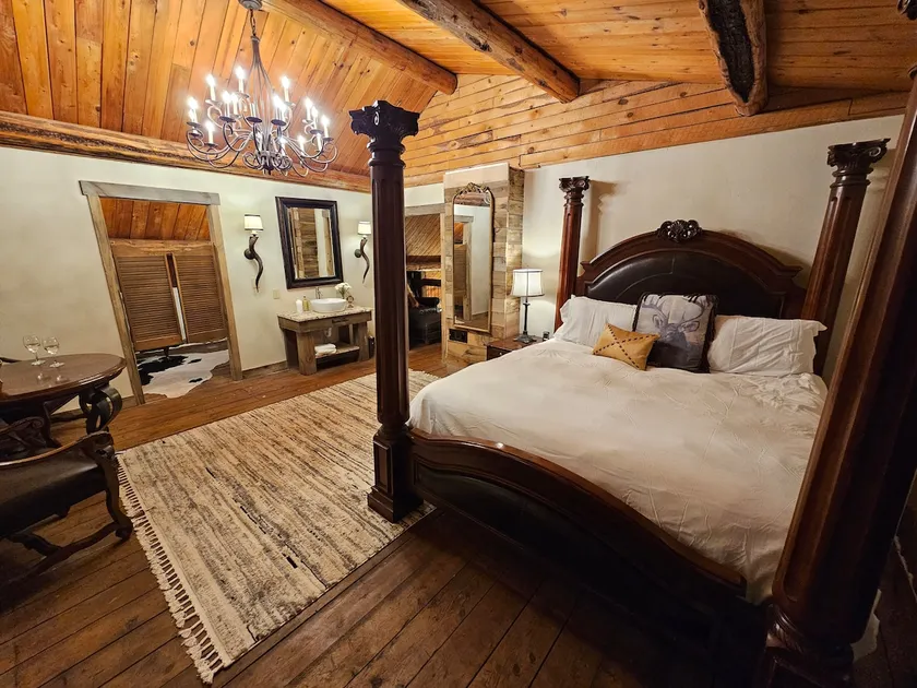 cabin in the woods with Hottub - Image 1