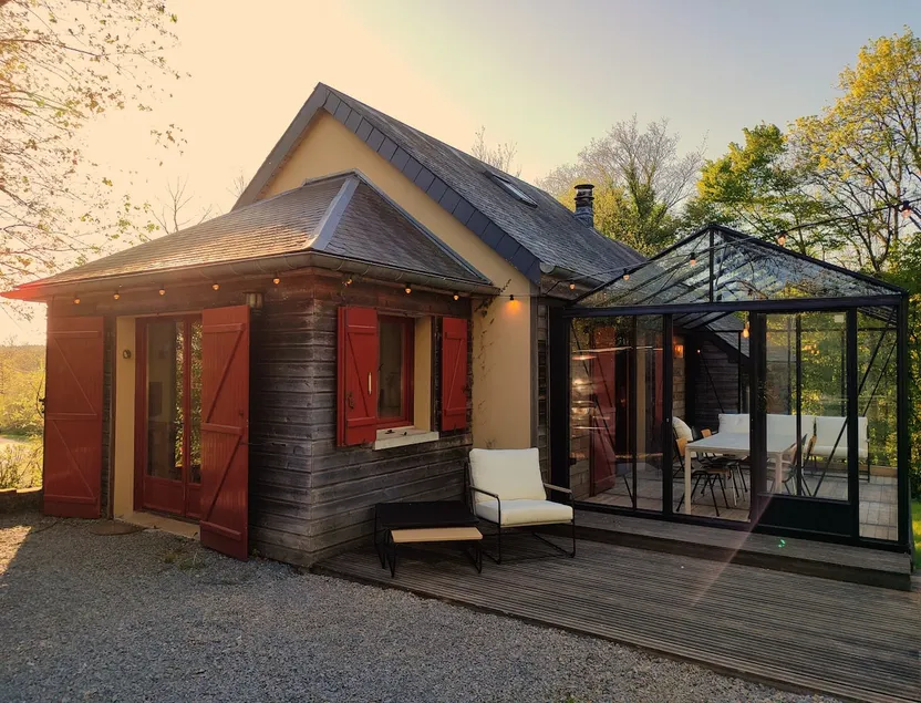 Cottage in the countryside - Image 1