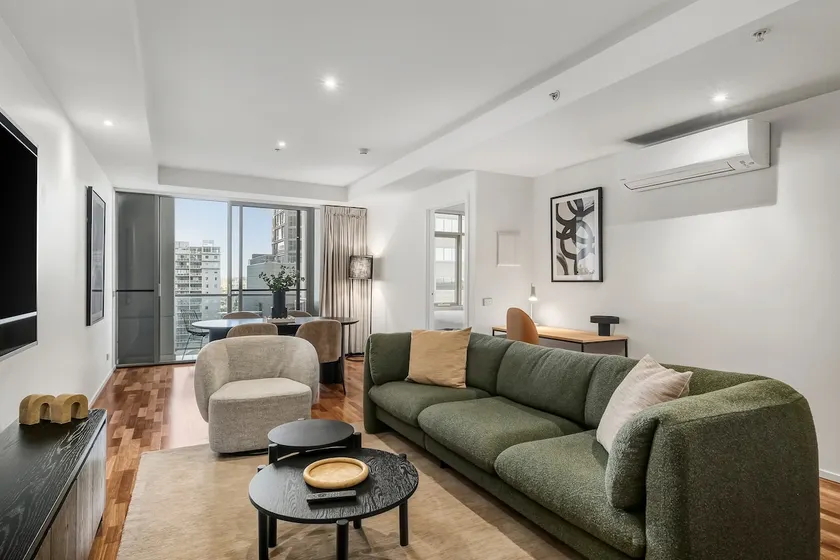 2BR City Apartment | 1 min to Parliament Station - Image 1