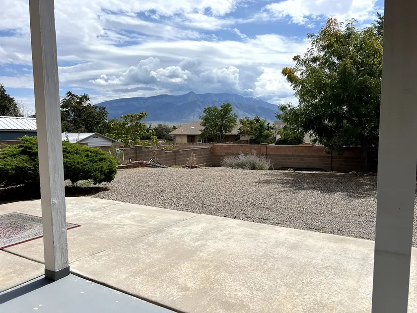 Beautiful View House - Image 1