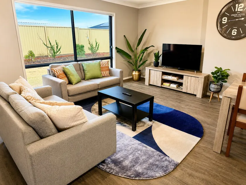 Modern and Spacious three Bedroom House - Image 1