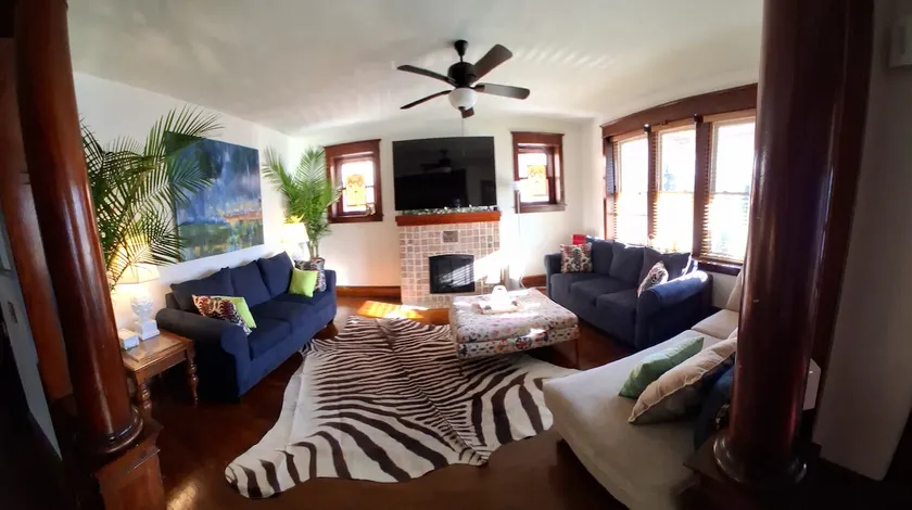 5BR Home Sleeps 10+Perfect for Groups+Skyline View - Image 1