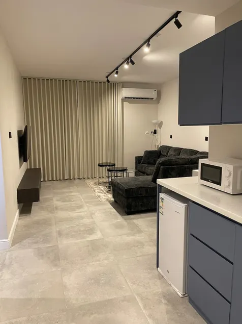 Room and lounge with self check-in ¹⁰³ - Image 1