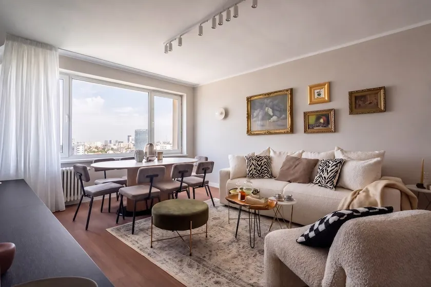 Views! of all the Palaces, 2BR Stunner - Image 1