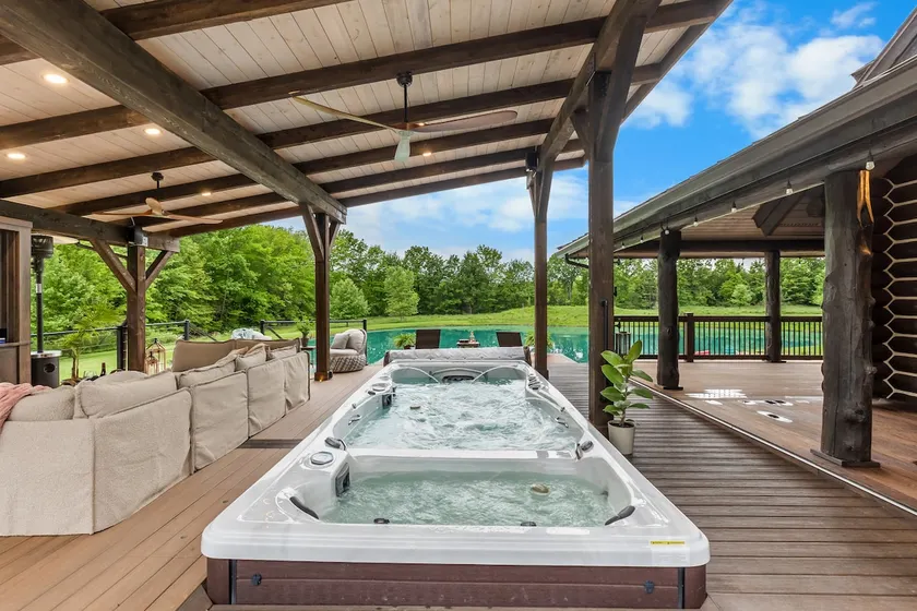 Wine Country Loft + Heated Swim Spa - Image 1