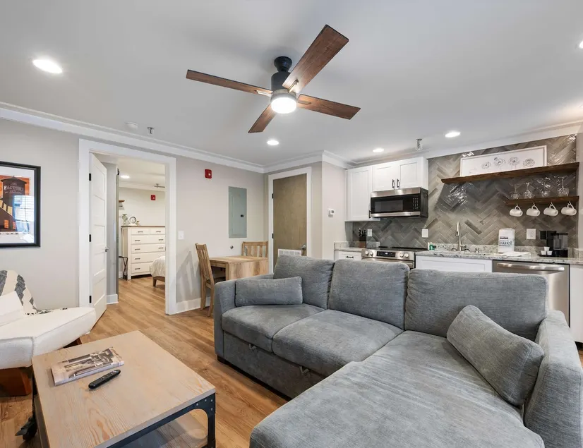 Carters Court Cozy Hideaway - Image 1