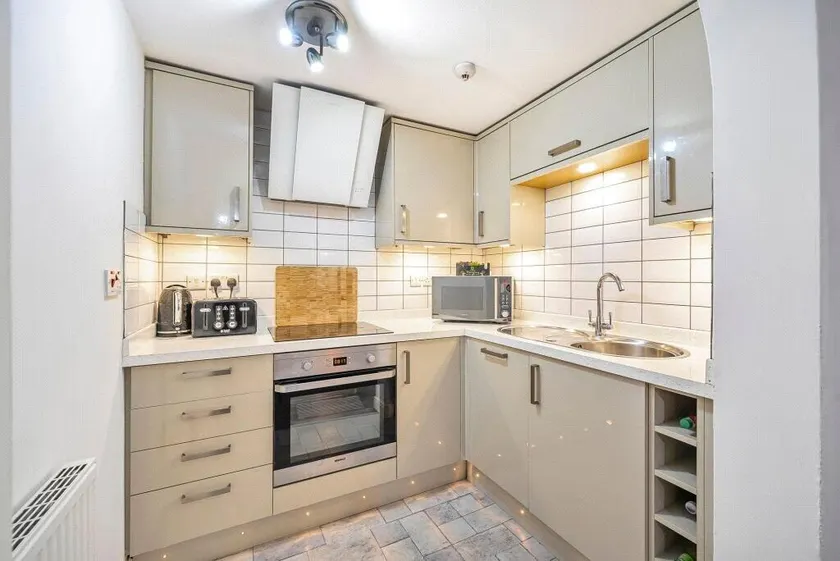 Modern 2BR/2BA + Sofa Bed | Parking & WiFi - Image 1