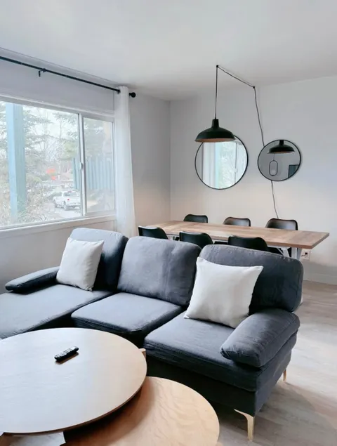 Airport modern stay - Image 1