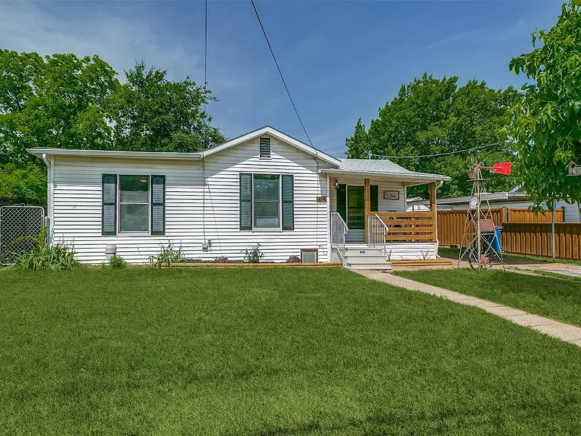 Rose Cottage | Walk to Old Town | Close to UNT - Image 1