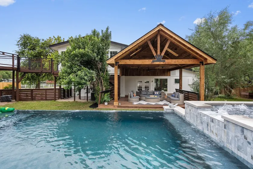 Luxury Villa Retreat, Pool, Hot tub & Fun - Image 1