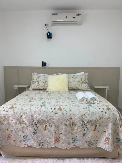 Suite with private kitchen (not shared) - Image 1