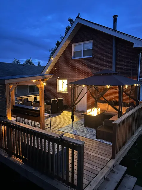 Crystal Beach Retreat - Large deck + bar + firepit - Image 1