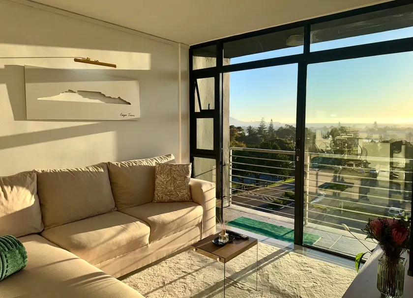 Stylish Cape Town Retreat Near V&A Waterfront - Image 1