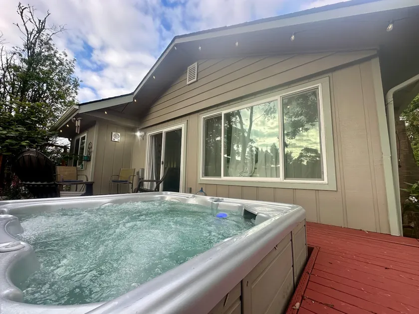 Hot Tub & Tides/Akaw by the Sea - Image 1