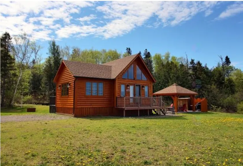Chalet at the mouth of the river - Image 1