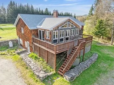Lakefront Retreat on Back Lake - Image 1
