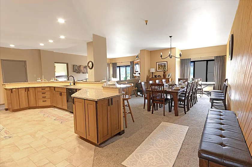 SC 5801: Penthouse with Huge Kitchen & Space - Image 1