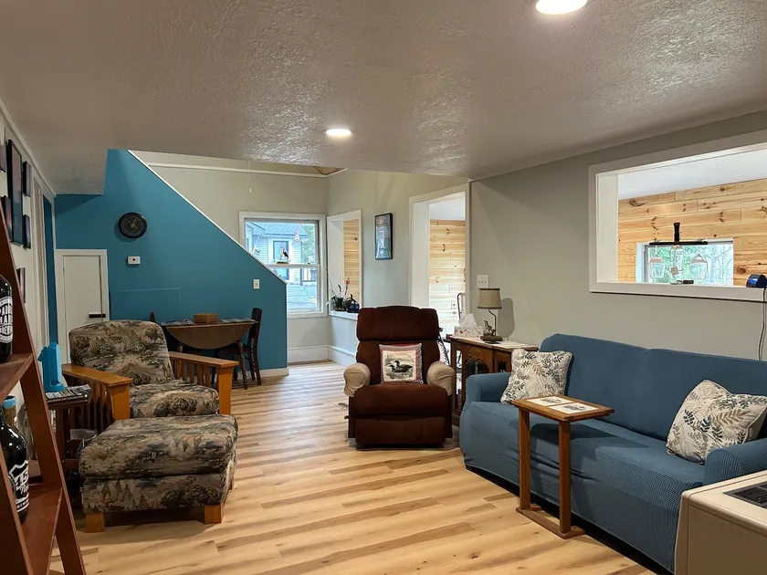 Island Lake Cabin - Image 1