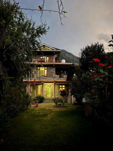 The Kais Cottage near Manali, Naggar- Manali road - Image 1