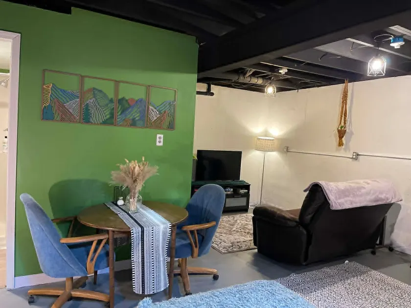 Homey Hideaway - Image 1