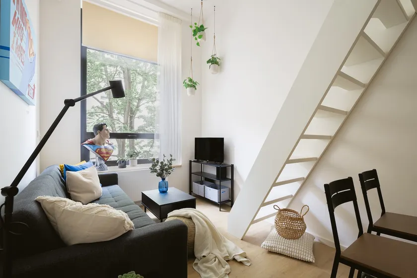 New! Central Designer Home w/ Shared Terrace for 5 - Image 1