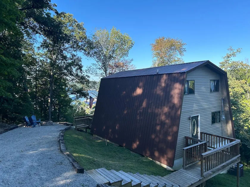 Charming A-frame with Lake Cumberland Views - Image 1