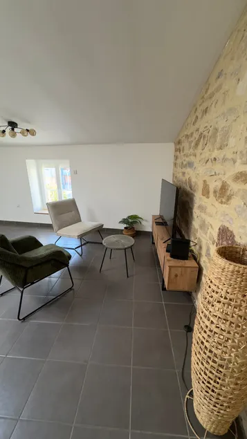 Lagnieu T3 Apartment - Image 1