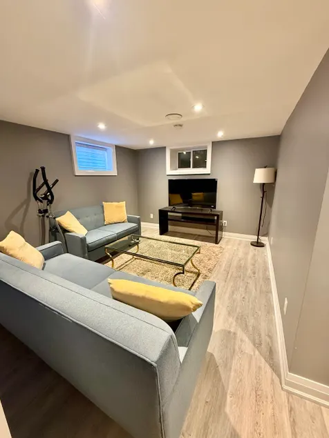 Basement apartment in Oshawa - Image 1