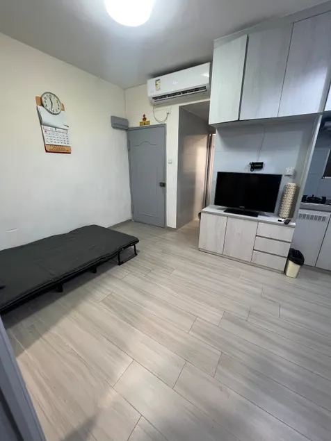1 min to Kowloon Prince Edward MTR Station, 550 sq ft, 3 bedrooms, 1 living room, clean and tidy, large room - Image 1