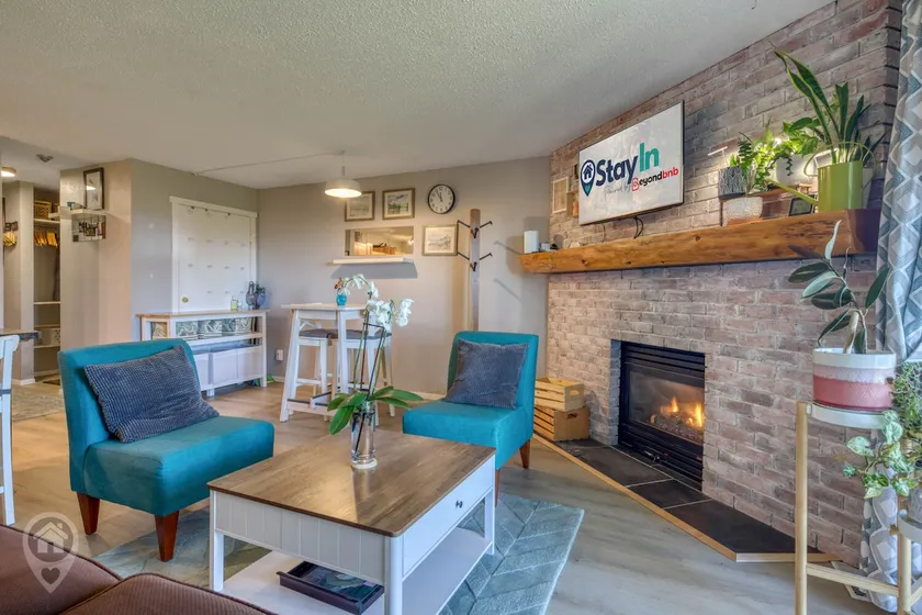 1-Bedroom InnWest Condo – Hot Tub & Alpine Views - Image 1