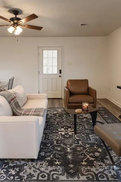 Modern • Near I-10 • Private • Safe Quiet Area - Image 1