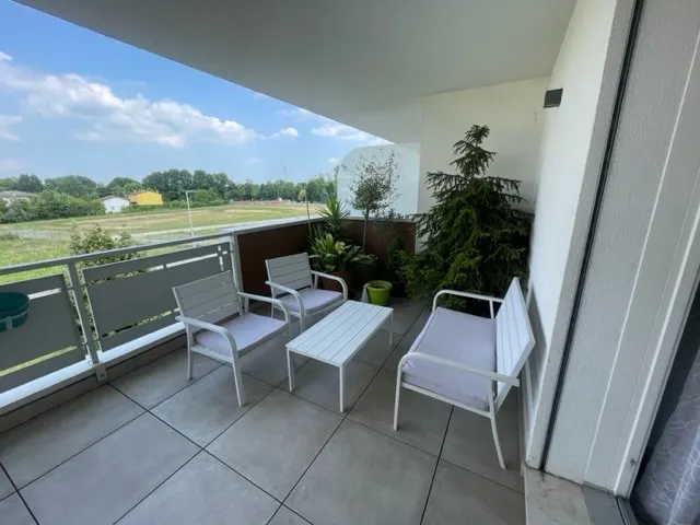 Apartment with parking - Image 1
