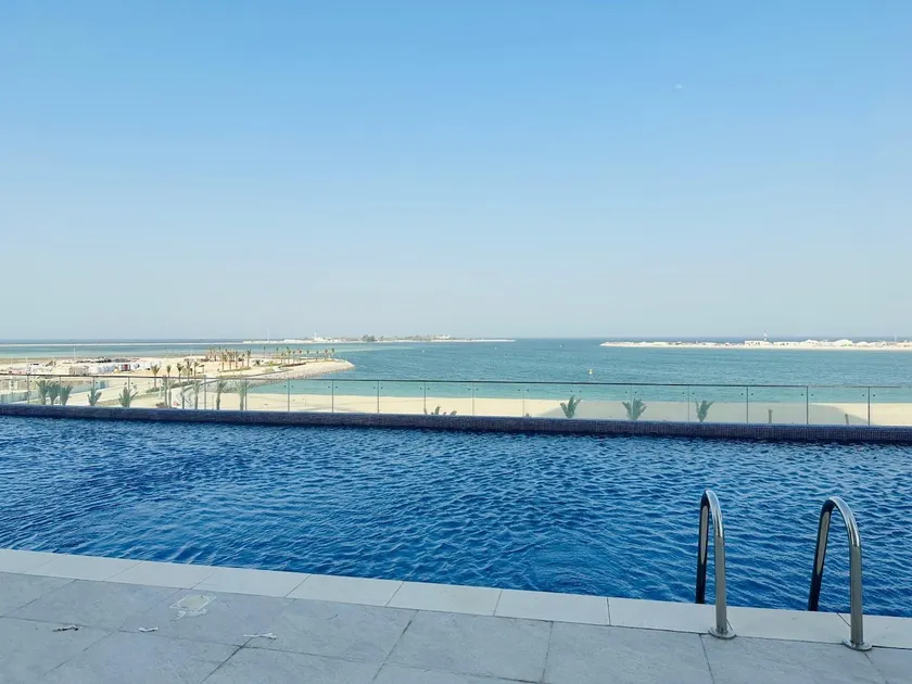 Beachfront Family Flat In Lusail - Image 1