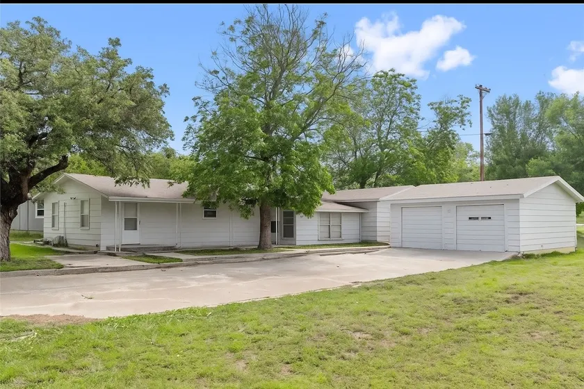 5BR2BA w/Gameroom Near Lake Brownwood | Sleeps 12+ - Image 1