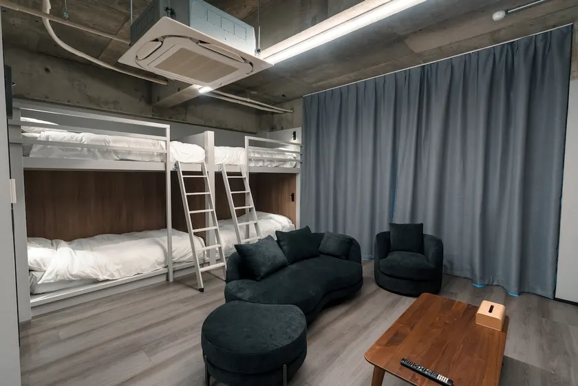 401 | 1 Bed | Urban Retreat Stay | Bunk Beds with a Sophisticated Design | Hamamatsu-cho, Tokyo Tower, Bay Area - Image 1