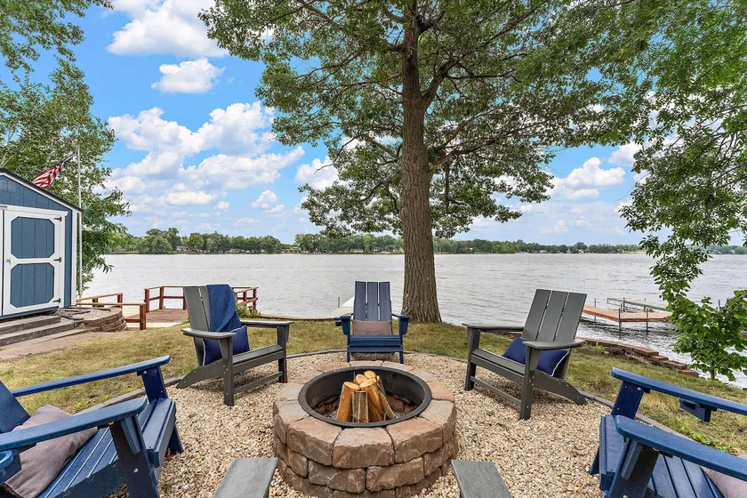 Waterfront 4BR cozy home; Firepit, Kayaks, Games - Image 1