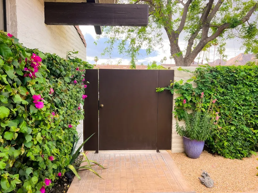Spacious Home in Luxury Community Indian Wells - Image 1