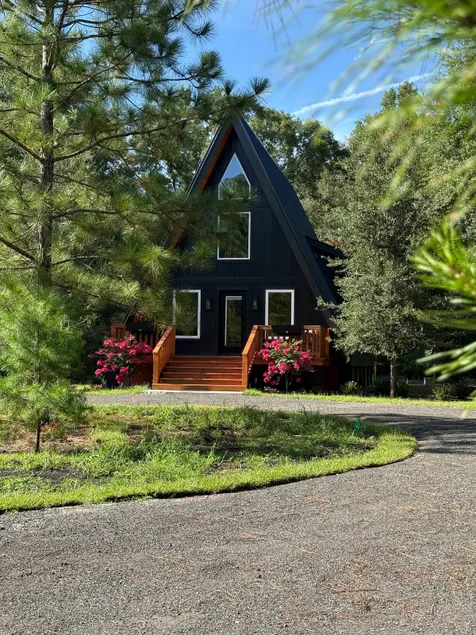 The Owl A-Frame Retreat/ with hot tub - Image 1