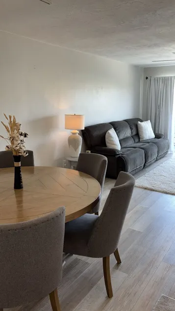 Cozy, clean and near the port - Image 1