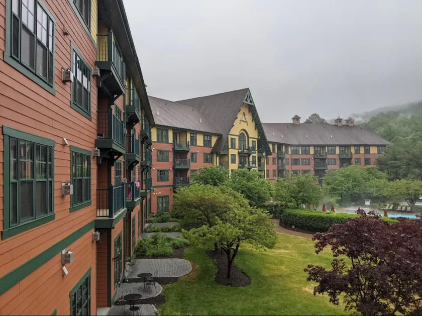Cozy Studio•Resort Stay•Mountain Creek Pool&Hiking - Image 1