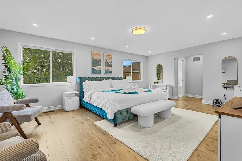 Gorgeous 4BR Home Near Ridgeway Plaza! - Image 1
