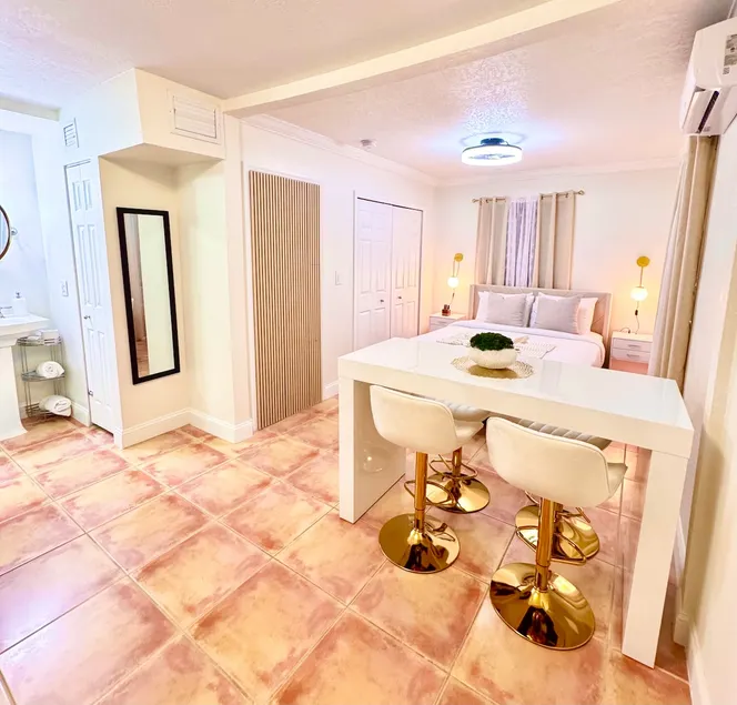 Miami Nest - Image 1
