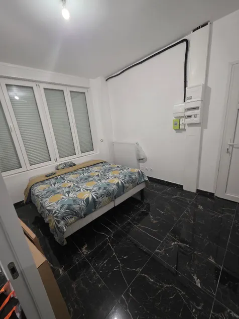 Large 4-bedroom house in Dunkirk with parking - Image 1